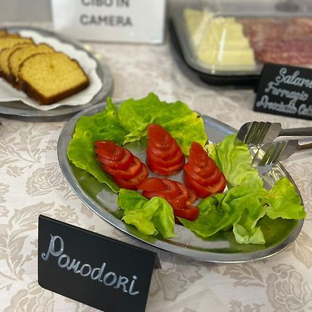 Hotel Byron Solo Per Giovani Riccione Eksteriør bilde