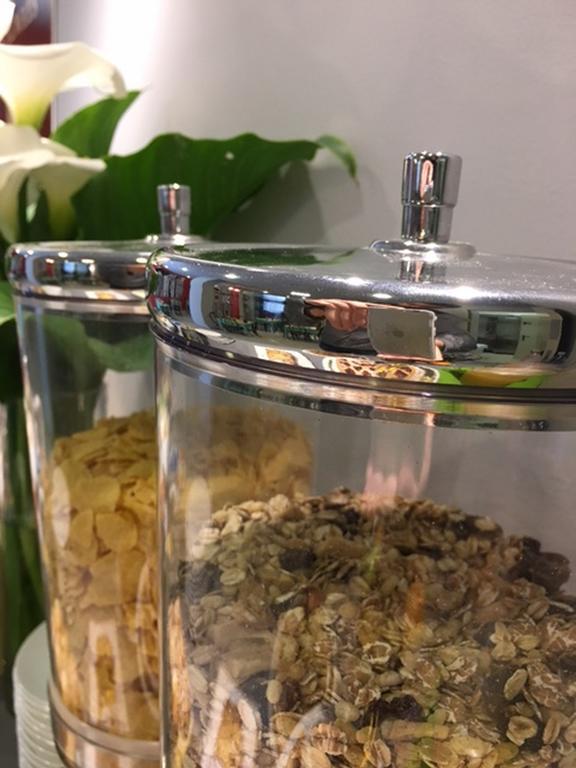 Hotel Byron Solo Per Giovani Riccione Eksteriør bilde