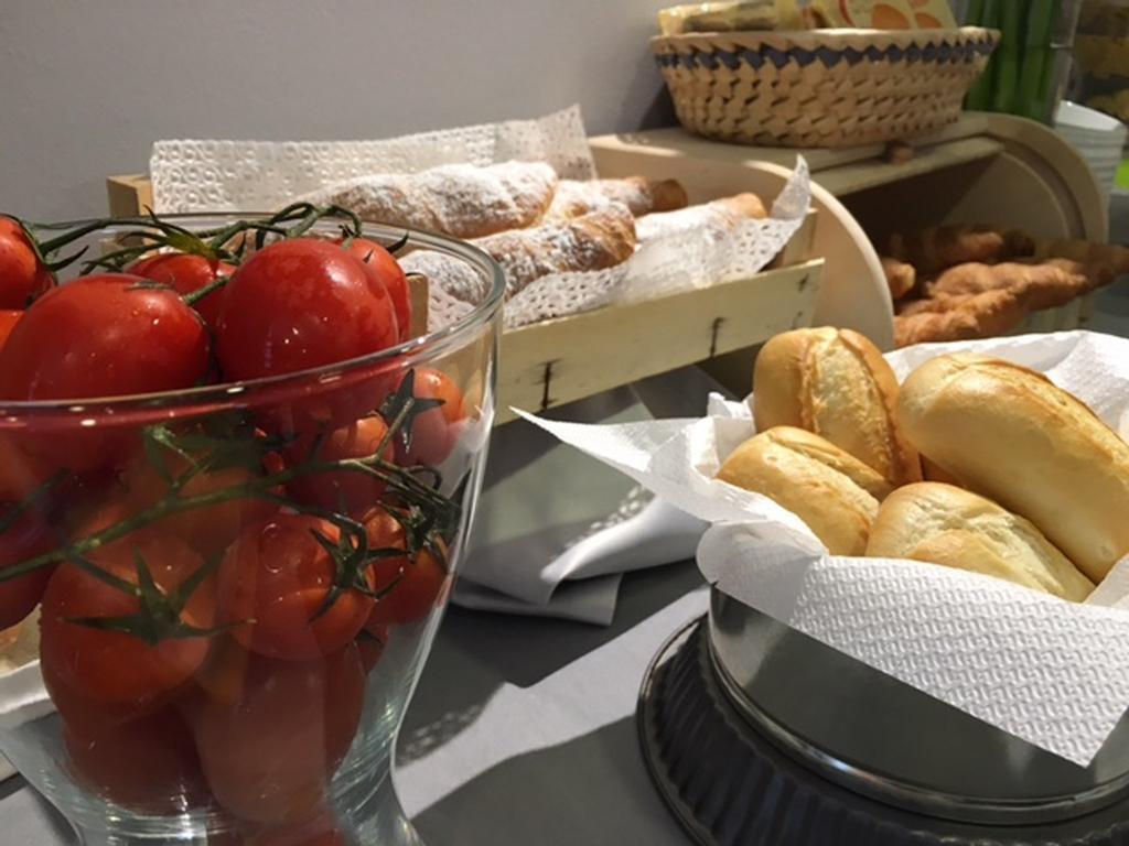 Hotel Byron Solo Per Giovani Riccione Eksteriør bilde