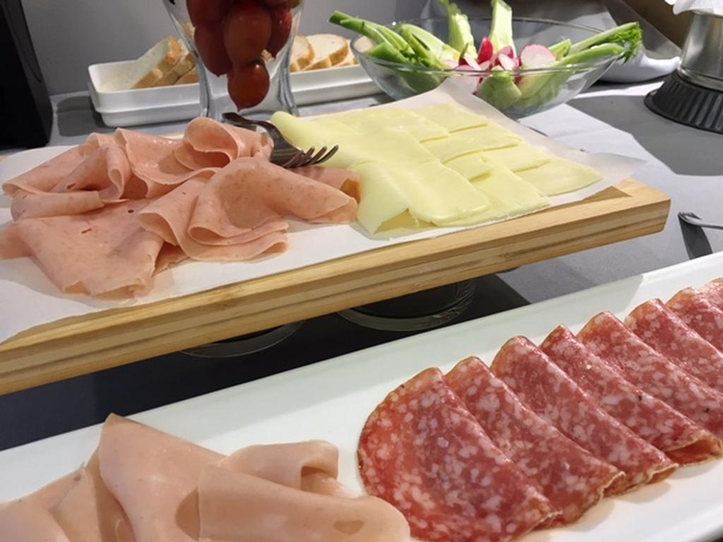 Hotel Byron Solo Per Giovani Riccione Eksteriør bilde