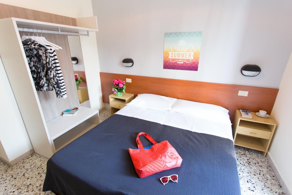 Hotel Byron Solo Per Giovani Riccione Rom bilde