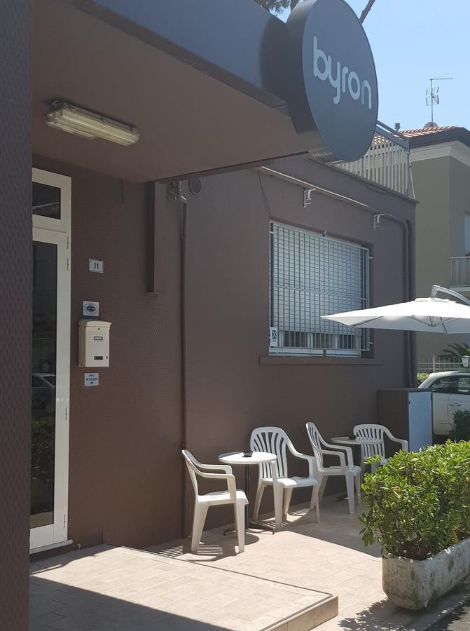 Hotel Byron Solo Per Giovani Riccione Eksteriør bilde